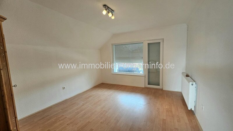 14 km vom Balaton entfernt, mehrgenerationenfähiges Einfamilienhaus in ausgezeichnetem Zustand zu verkaufen