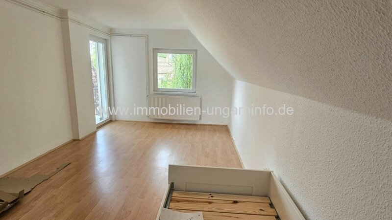 14 km vom Balaton entfernt, mehrgenerationenfähiges Einfamilienhaus in ausgezeichnetem Zustand zu verkaufen