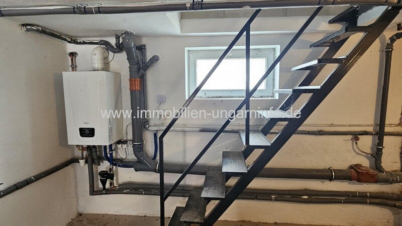 14 km vom Balaton entfernt, mehrgenerationenfähiges Einfamilienhaus in ausgezeichnetem Zustand zu verkaufen