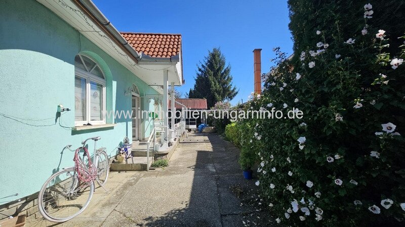 12 km südlich von Balaton 2-stöckiges Einfamilienhaus von deutschem Eigentümer zu verkaufen