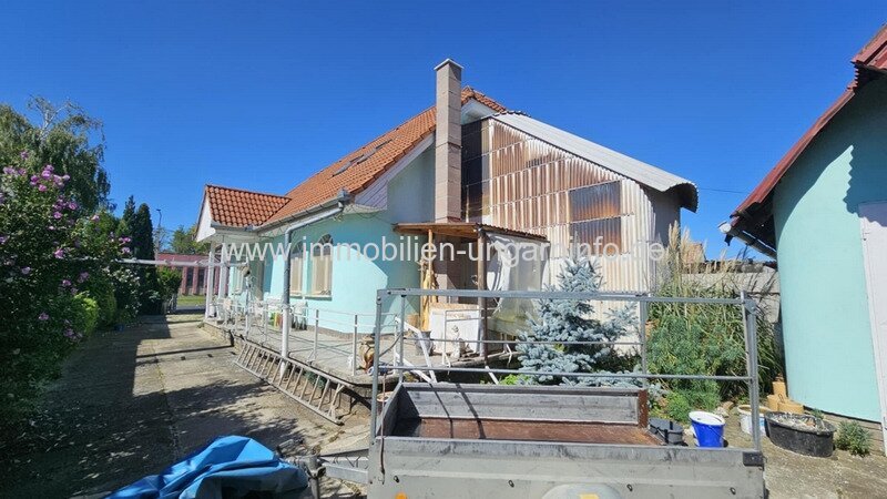 12 km südlich von Balaton 2-stöckiges Einfamilienhaus von deutschem Eigentümer zu verkaufen