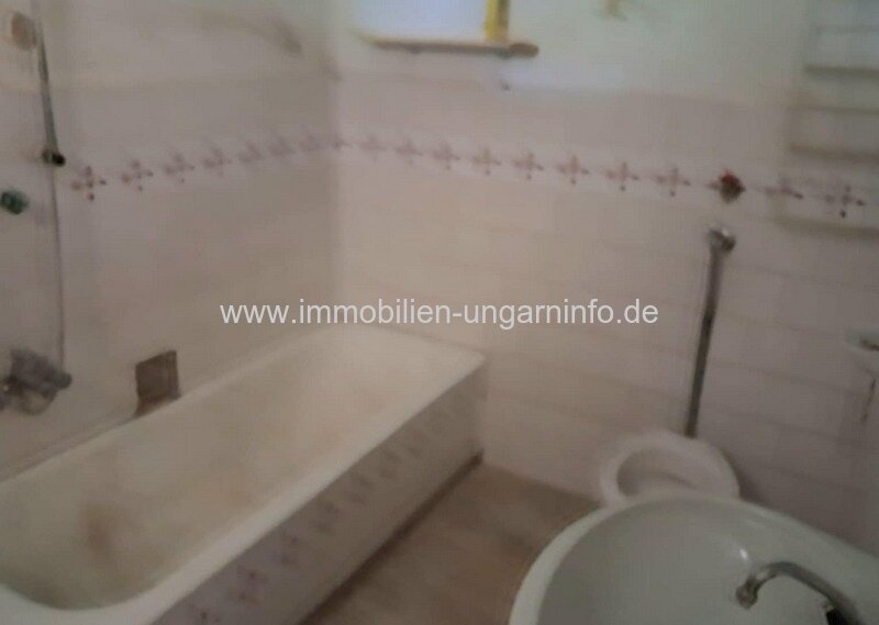 Familienhaus mit Nebengebäude und großem Grundstück im Komitat Somogy zu verkaufen