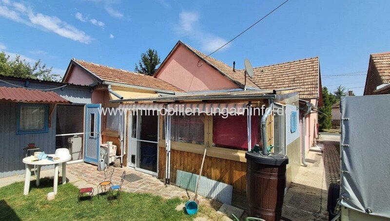 In Marcali, in der Nähe des Thermalbades, steht ein gut erhaltenes 3-Zimmer-Einfamilienhaus zum Verkauf