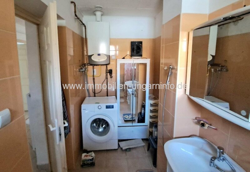 In Marcali, in der Nähe des Thermalbades, steht ein gut erhaltenes 3-Zimmer-Einfamilienhaus zum Verkauf