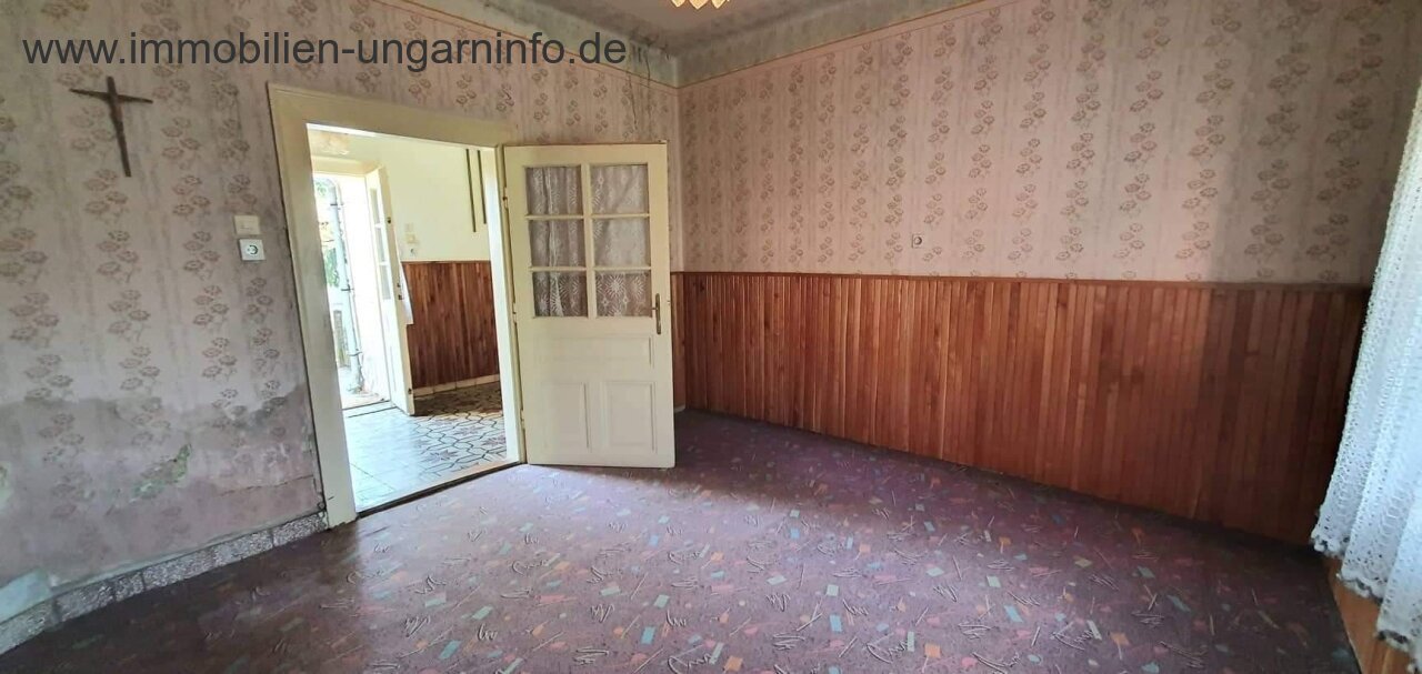 Südlich des Plattensees gut erhaltenes Einfamilienhaus mit großem Grundstück zu verkaufen