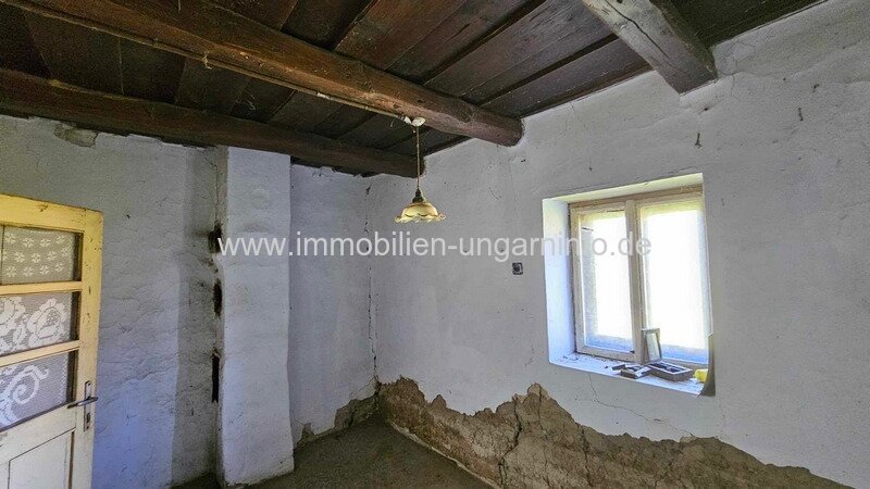 Bauernhaus am Rande des Waldes, großes Grundstück