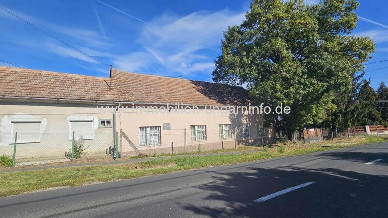 Fabrik in Marcali zu einem realistischen Preis zu verkaufen