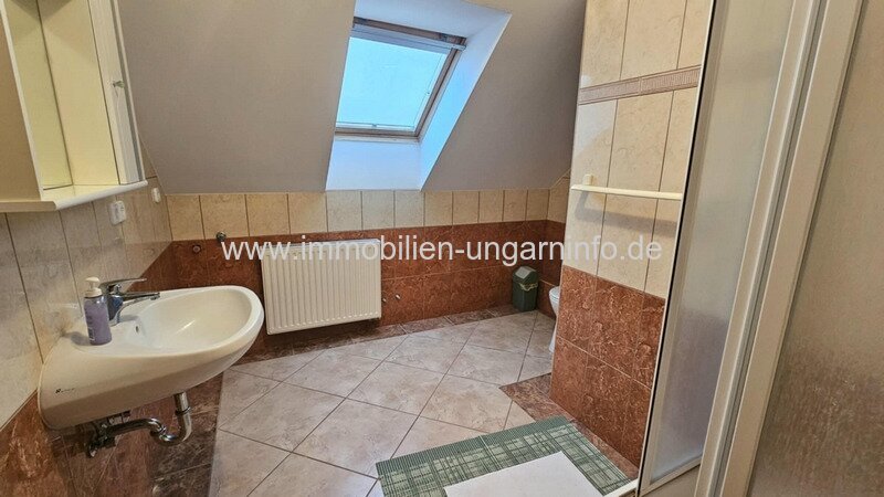 In Zalakaros (Thermalstadt), Einfamilienhaus mit 4 Wohnungen zu verkaufen