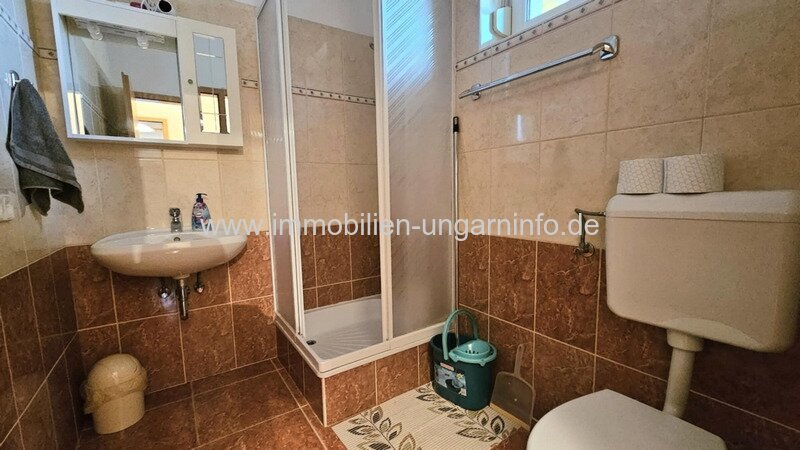 In Zalakaros (Thermalstadt), Einfamilienhaus mit 4 Wohnungen zu verkaufen