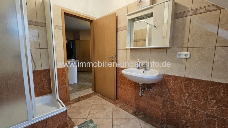 In Zalakaros (Thermalstadt), Einfamilienhaus mit 4 Wohnungen zu verkaufen