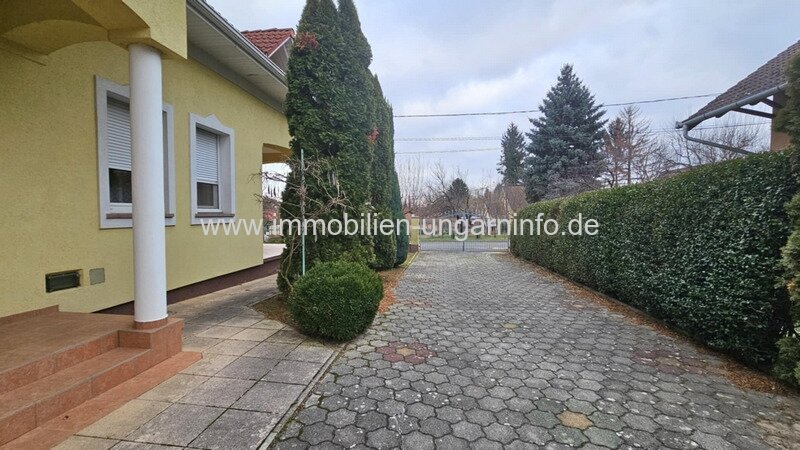 In Zalakaros (Thermalstadt), Einfamilienhaus mit 4 Wohnungen zu verkaufen