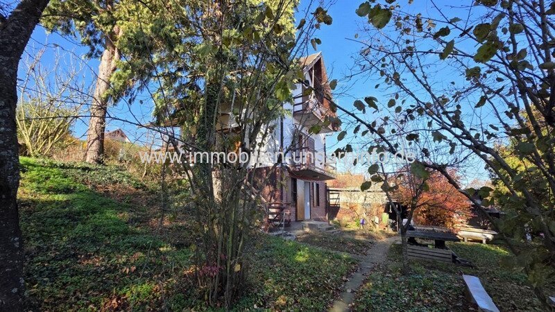 In Nagykanizsa, in der Nähe des Sees, steht ein bewohnbares Wochenendhaus mit großem Grundstück zum Verkauf