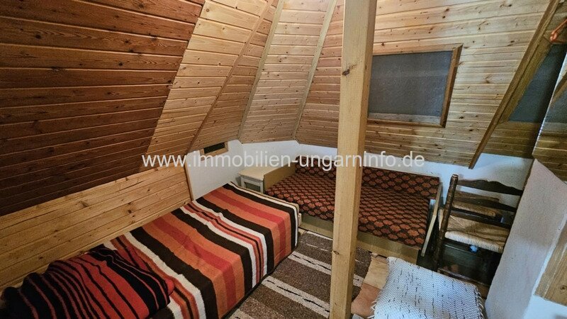 Strandnahes Ferienhaus mit Strohdach in Balatonmáriafürdő zu verkaufen