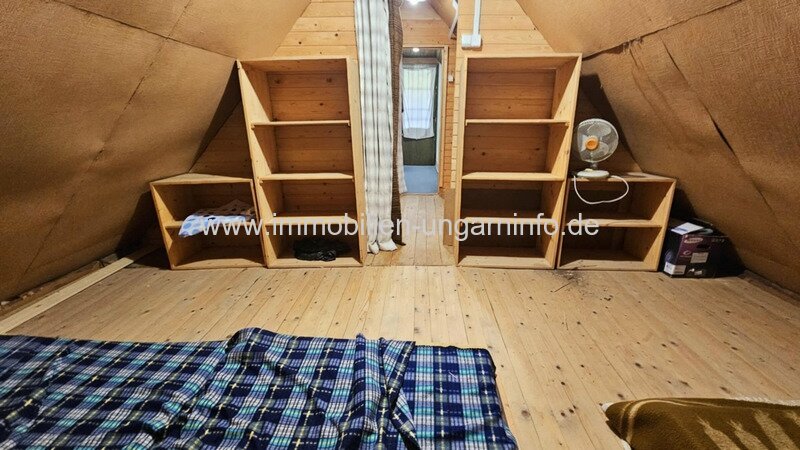 Strandnahes Ferienhaus mit Strohdach in Balatonmáriafürdő zu verkaufen