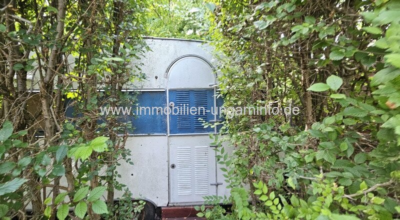 Strandnahes Ferienhaus mit Strohdach in Balatonmáriafürdő zu verkaufen