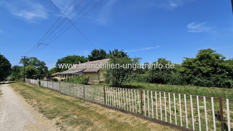 Einfamilienhaus mit Nebengebäuden im Kreis Somogy