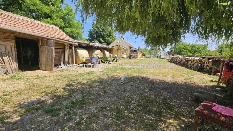 Einfamilienhaus mit Nebengebäuden im Kreis Somogy