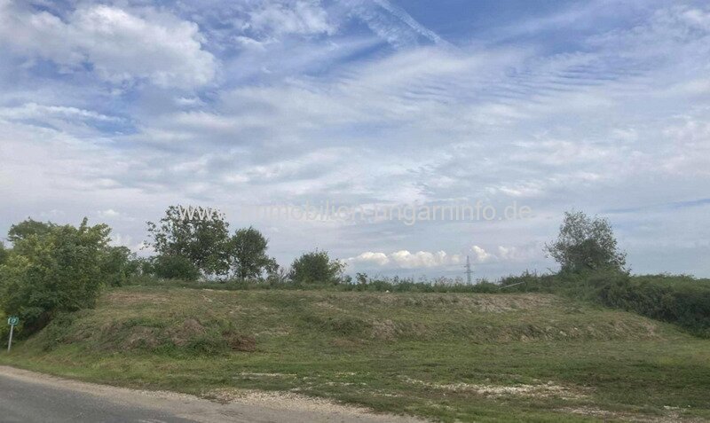 Baugrundstück zum Verkauf in der Nähe von Székesfehérvár