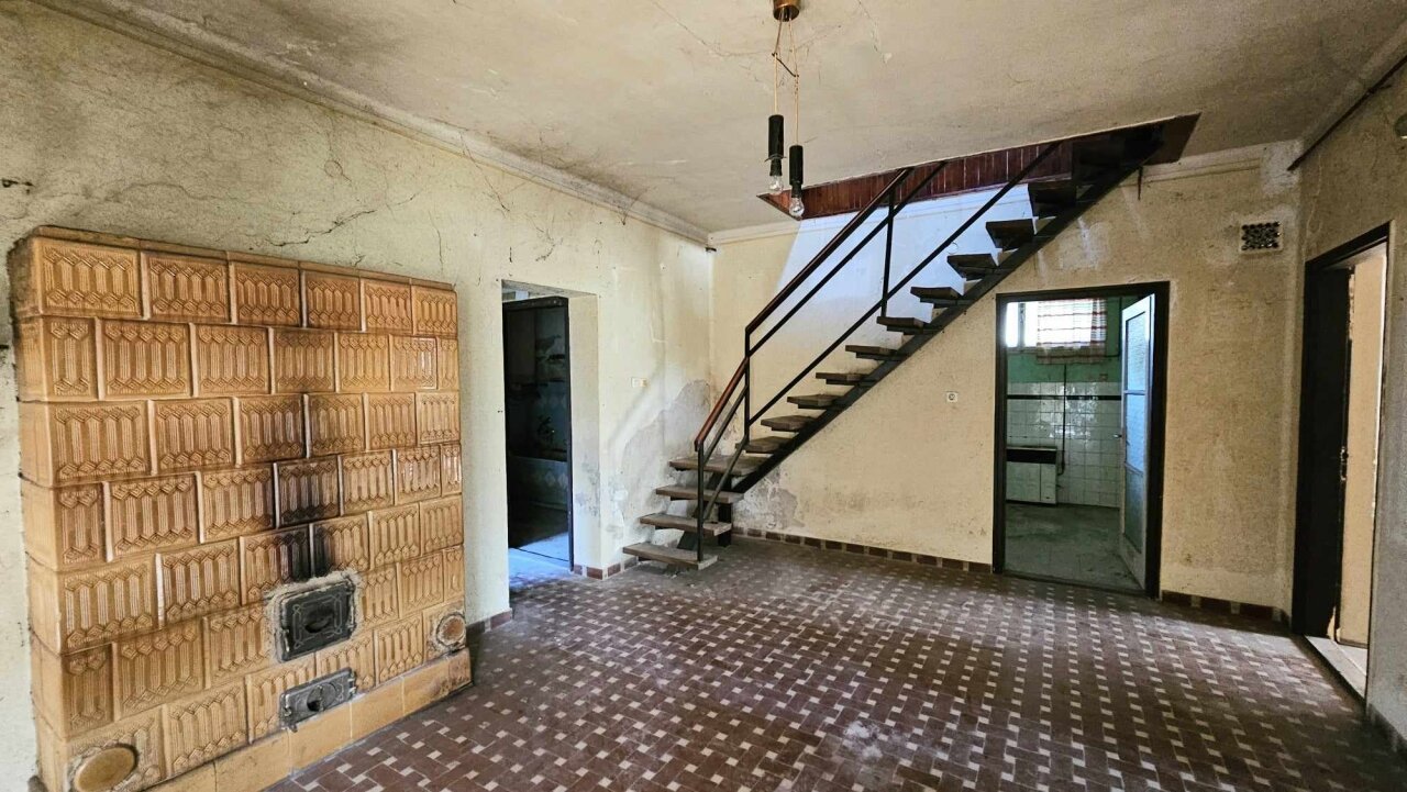 Einfamilienhaus mit großem Grundstück in einem Dorf südlich des Plattensees zu verkaufen