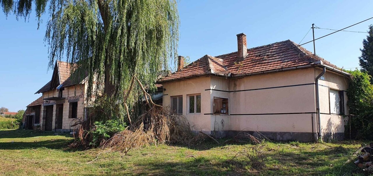 Vom Balaton 14 km entfernt 170 m² halbfertiges Haus