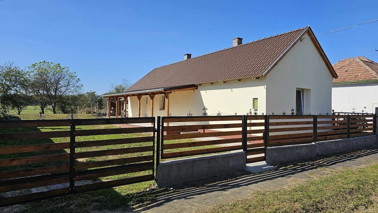 Somogy Vármegye: Vollständig renoviertes, bezugsfertiges Einfamilienhaus im Landkreis Somogy Somogy Vármegye: Vollständig renoviertes, bezugsfertiges Einfamilienhaus im Landkreis Somogy