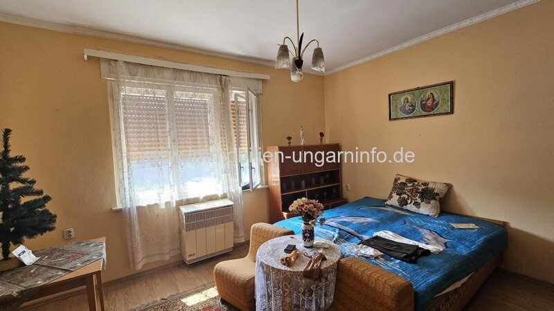 17 km vom Balaton entfernt, sofort bezugsfertiges Einfamilienhaus mit großem Grundstück