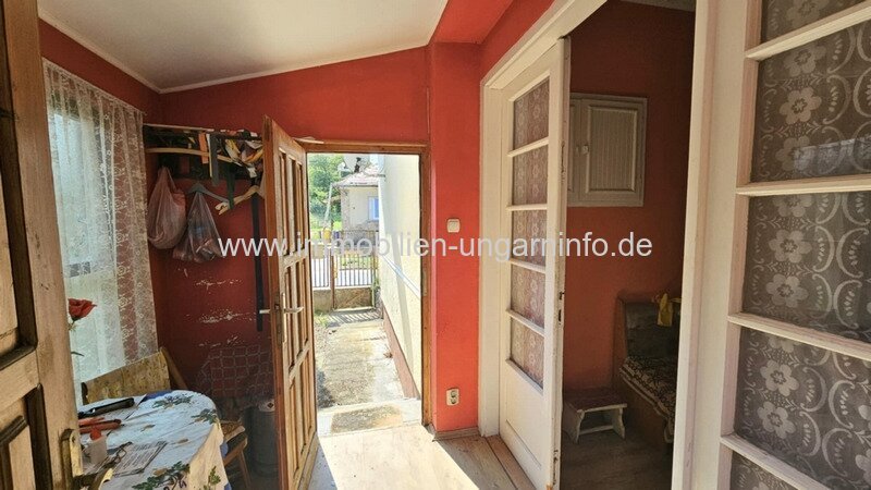17 km vom Balaton entfernt, sofort bezugsfertiges Einfamilienhaus mit großem Grundstück