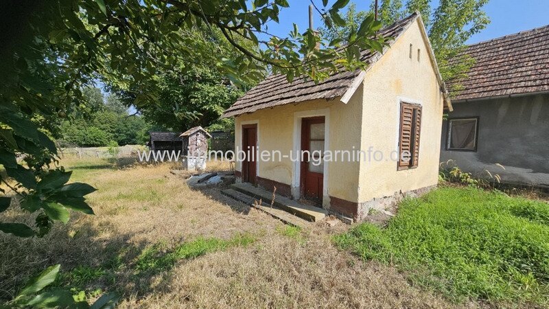 17 km vom Balaton entfernt, sofort bezugsfertiges Einfamilienhaus mit großem Grundstück