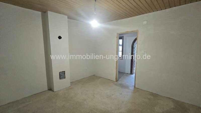 Teilweise renoviertes Einfamilienhaus in der Nähe des Plattensees