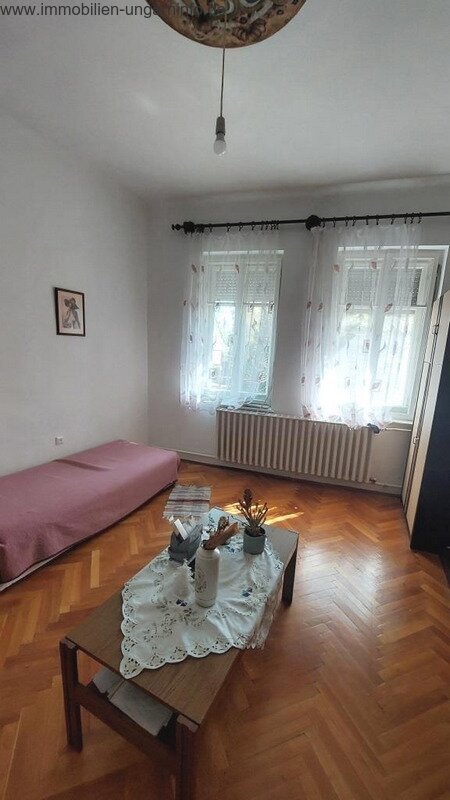 Einfamilienhaus mit 4 Schlafzimmern zu verkaufen in Kaposvár, ruhige Lage