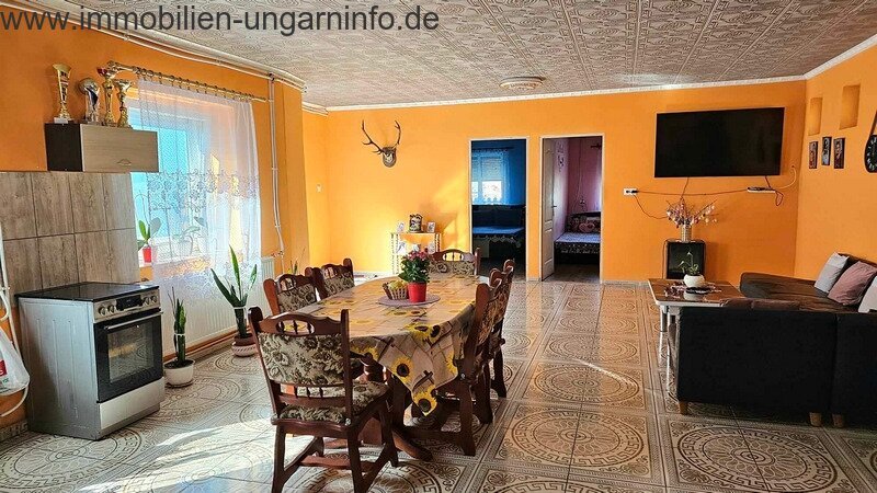 Renoviertes 4-Zimmer-Familienhaus in der Nähe des Plattensees