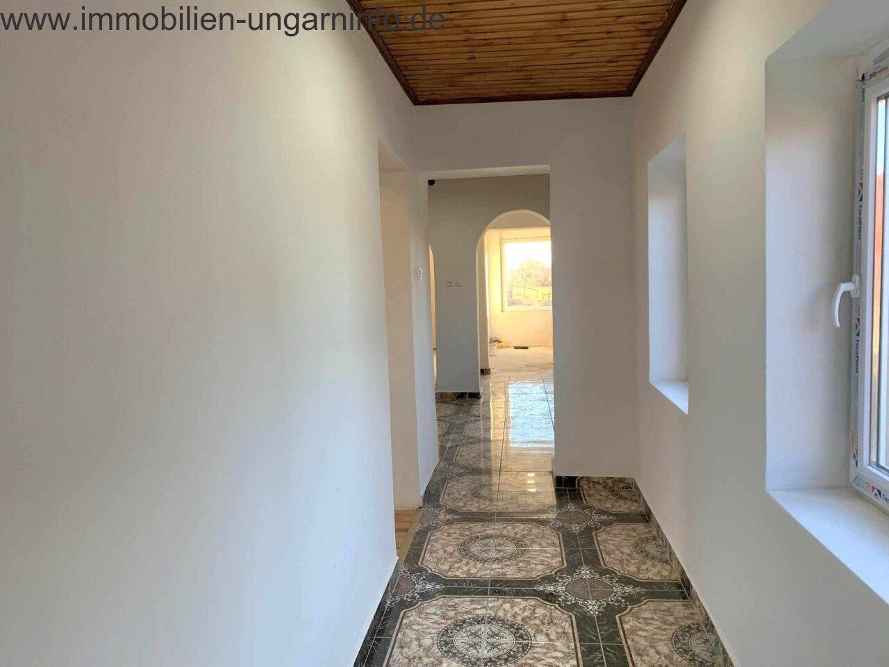 Komplett renoviertes, bezugsfertiges, freistehendes Haus 22 km vom Plattensee entfernt