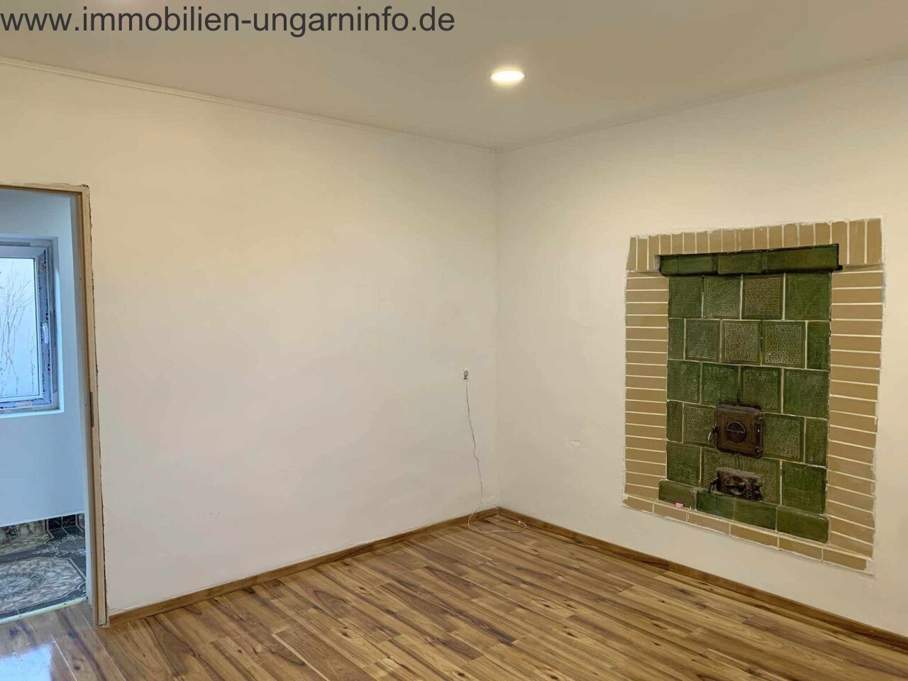 Komplett renoviertes, bezugsfertiges, freistehendes Haus 22 km vom Plattensee entfernt