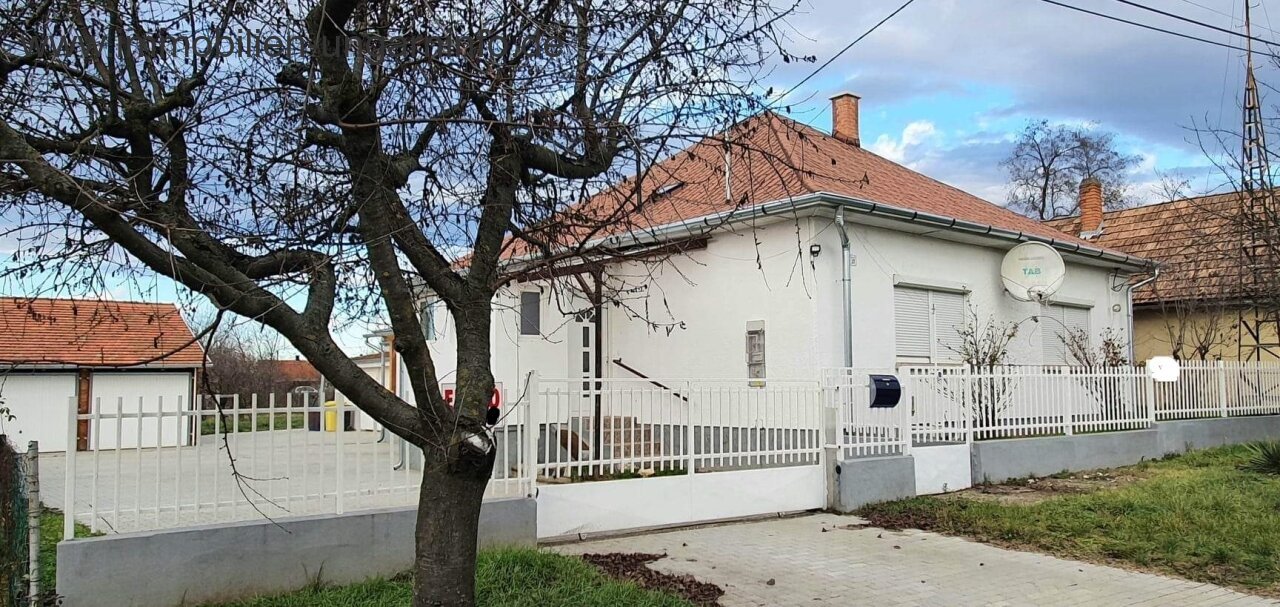 Renoviertes Einfamilienhaus 8 km südlich des Plattensees zu verkaufen