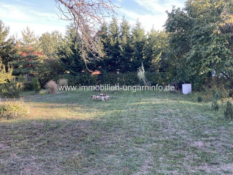 Alpines Wochenendhaus mit Grundstück mit Blick auf den Velence-See