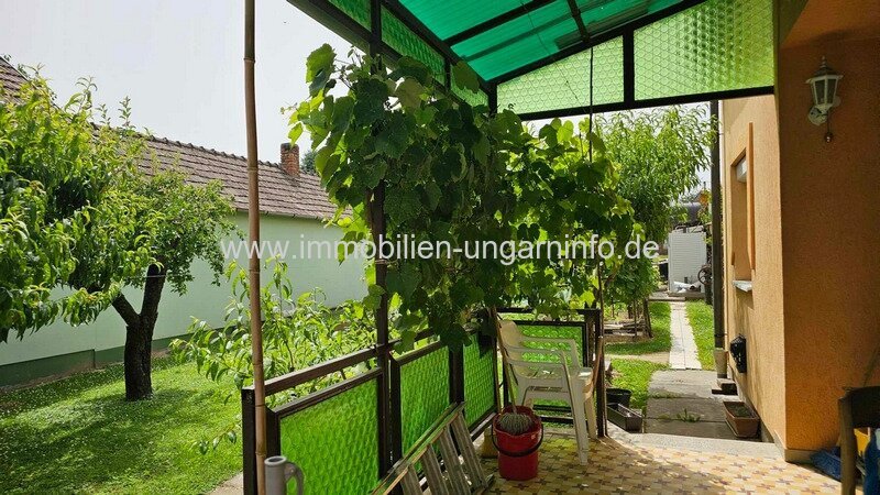 Einfamilienhaus mit Appartement zu verkaufen 12 km vom Plattensee in Marcali