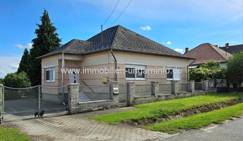 Einfamilienhaus mit 3 Schlafzimmern zu verkaufen in Marcali