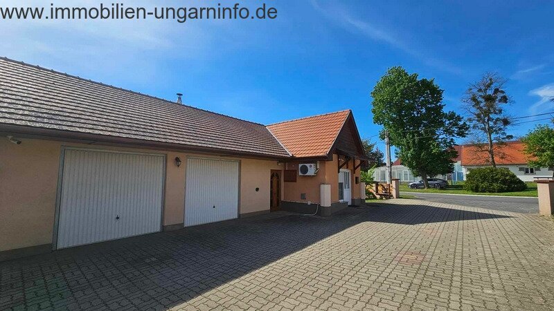 Exklusives Familienhaus mit Apartment in der Nähe des Plattensees