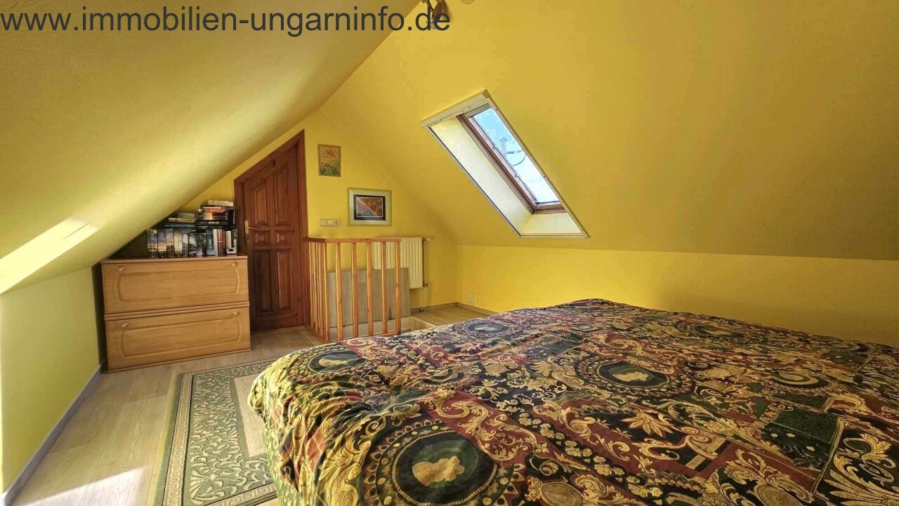 Zwei Häuser auf einem Grundstück