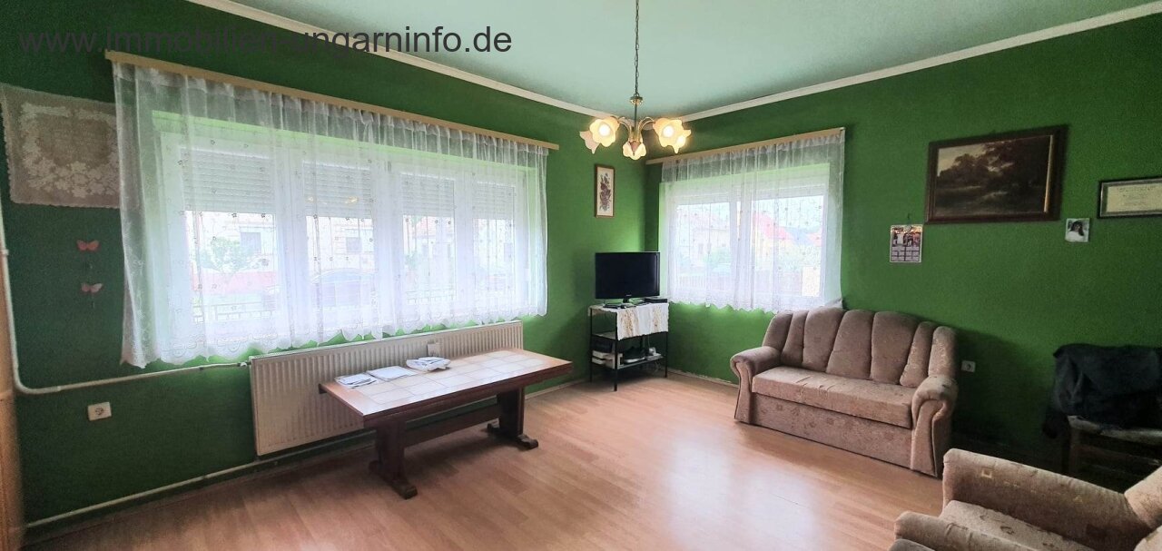 Einfamilienhaus mit Wald in einer Kleinstadt am Plattensee zu verkaufen