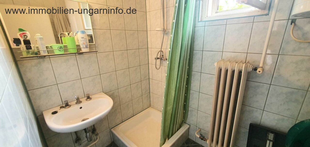 Einfamilienhaus mit Wald in einer Kleinstadt am Plattensee zu verkaufen