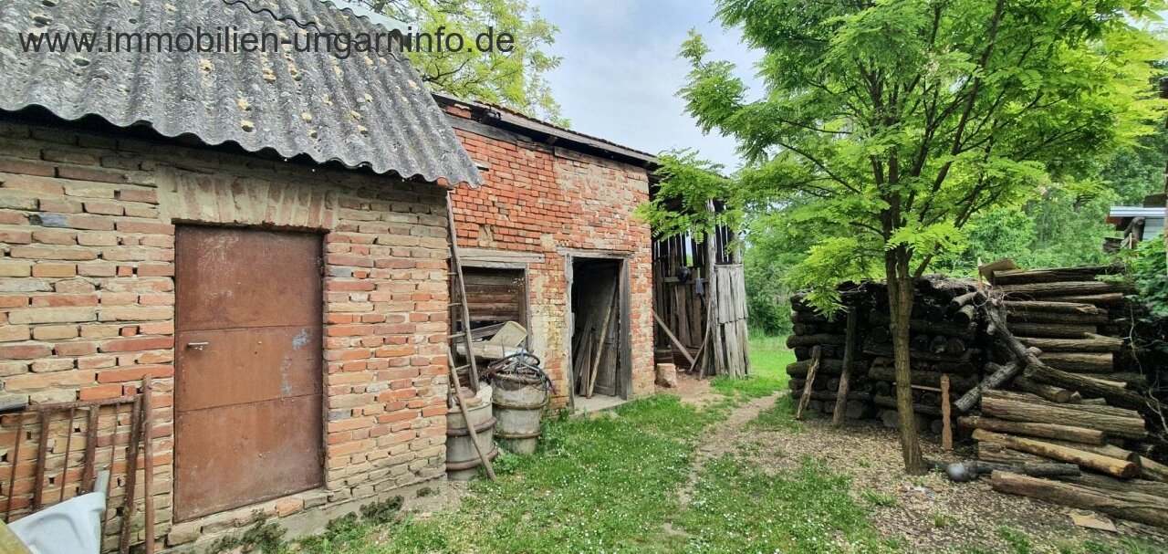Einfamilienhaus mit Wald in einer Kleinstadt am Plattensee zu verkaufen