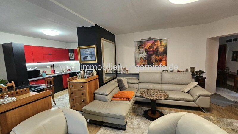 Modernes Einfamilienhaus mit 3 separaten Wohnungen im Herzen von Nagykanizsa zu verkaufen