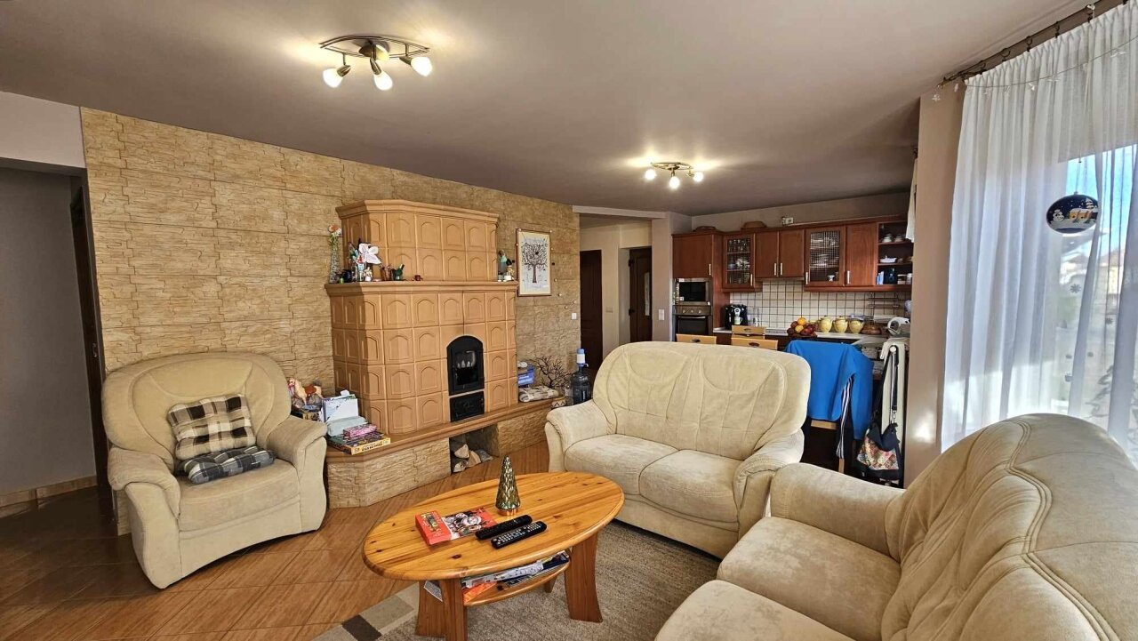 2 Häuser und Apartment auf einem Grundstück in der Nähe des Plattensees zu verkaufen