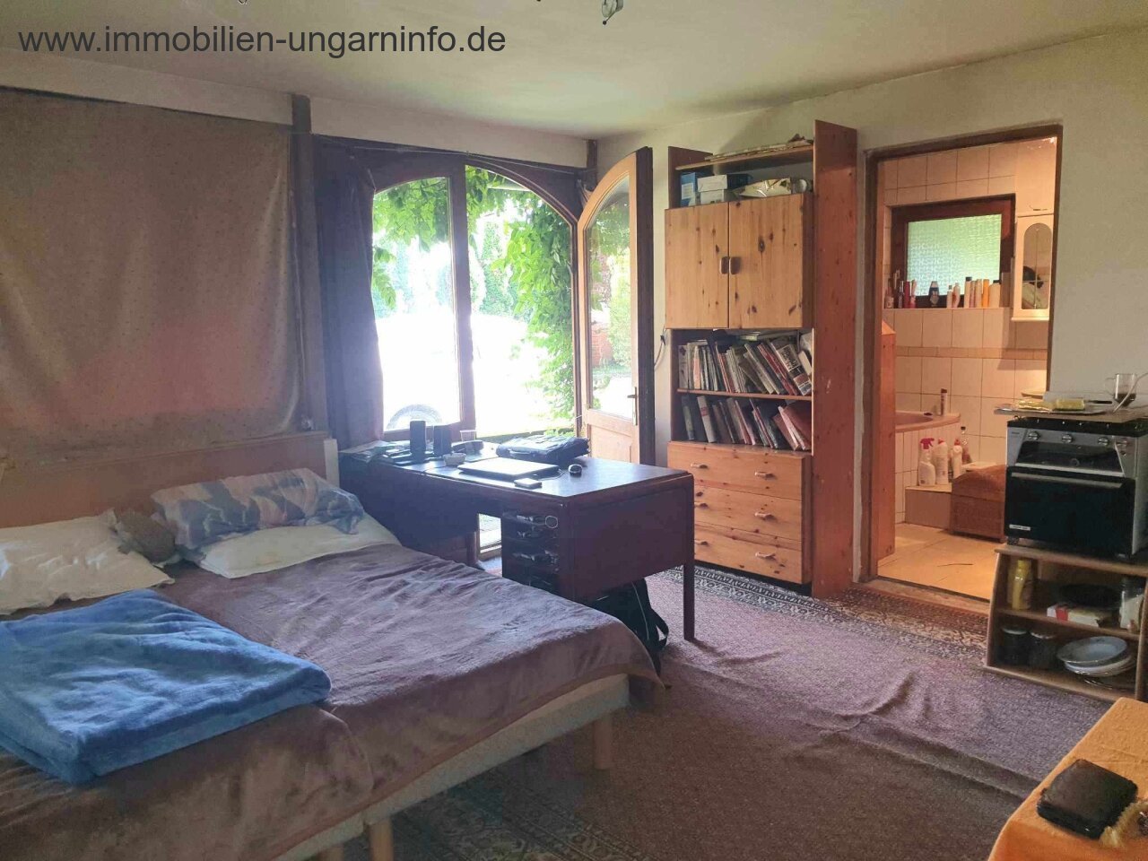 Zu verkaufen 3,2 Hektar großes Familienanwesen mit 3 Häusern, Pool, See, Wald