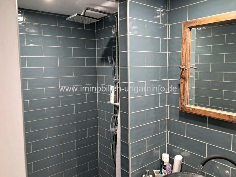 Authentische Familienhäuser (3 in einem) am Nordufer des Plattensees