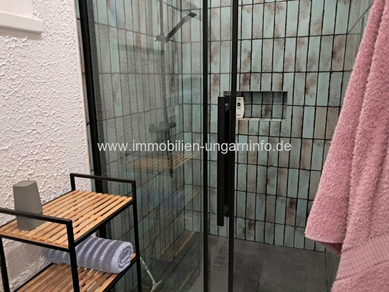 Authentische Familienhäuser (3 in einem) am Nordufer des Plattensees