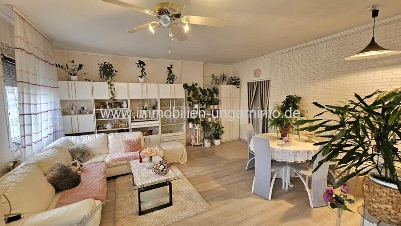 Einfamilienhaus in einer Kleinstadt am Plattensee