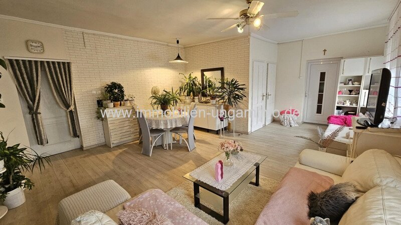 Einfamilienhaus in einer Kleinstadt am Plattensee