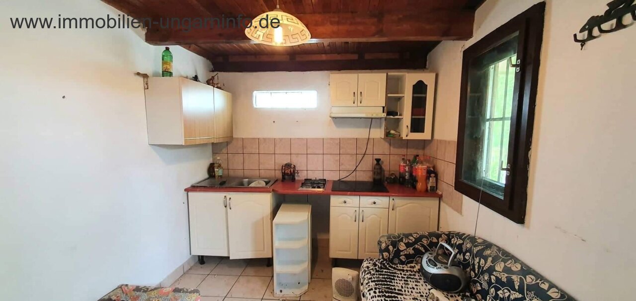 Bewohnbares Keller-/Pressenhaus südlich des Plattensees zu verkaufen